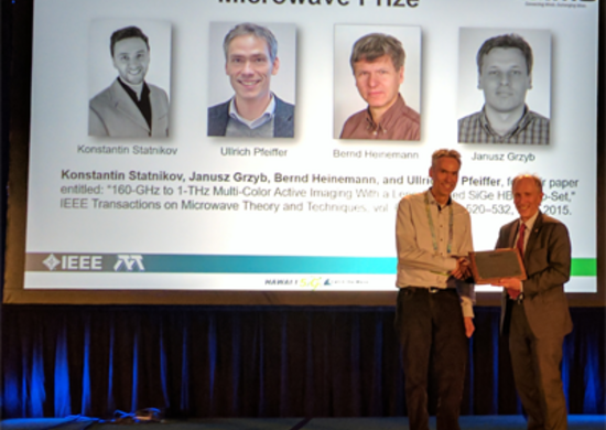 7. Juni: Prof. Dr. Ullrich Pfeiffer nimmt den „Microwave Prize“ 2017 entgegen.