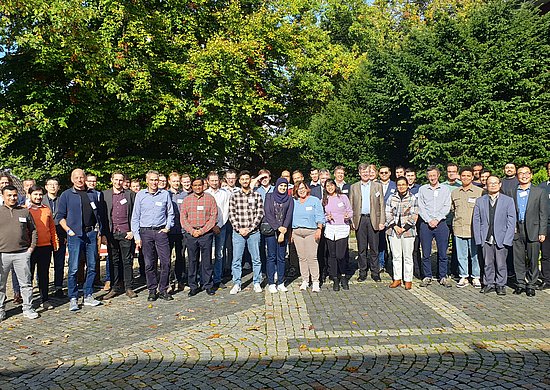 Die Teilnehmer*innen des Jahrestreffens auf dem Campus Freudenberg.